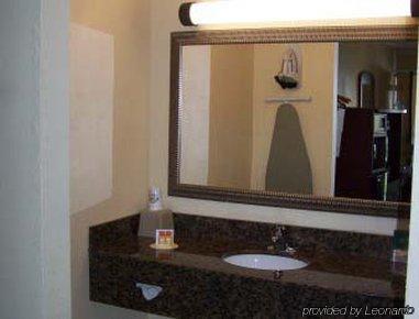 Hotel Days By Wyndham Lauderdale-oakland Park Airport N Wilton Manors