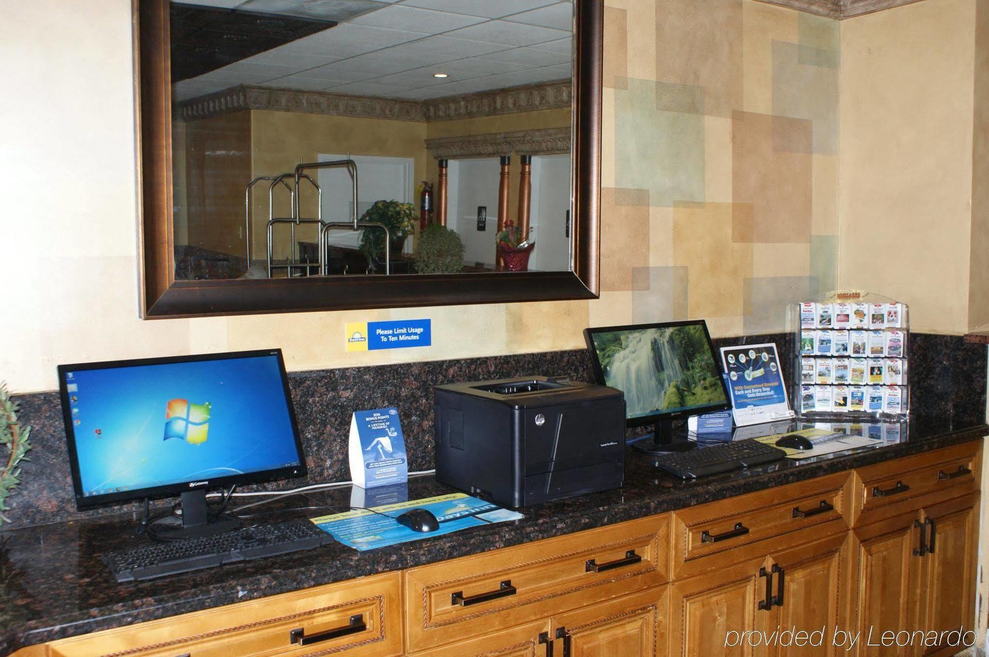 Hotel Days By Wyndham Lauderdale-oakland Park Airport N Wilton Manors